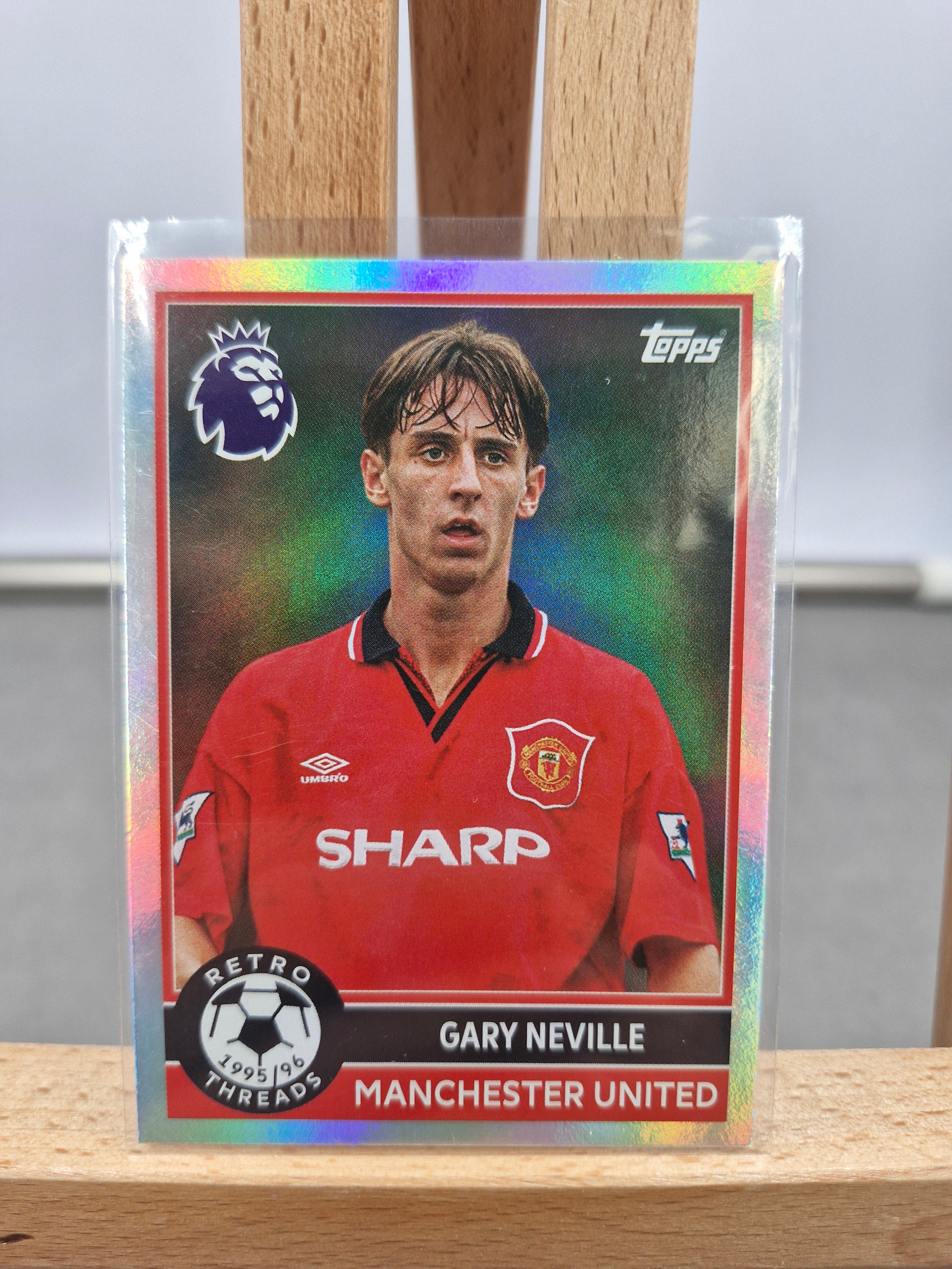 Topps Premier League 2026 - Gary Neville Retro Threads 1995/96 (393)
