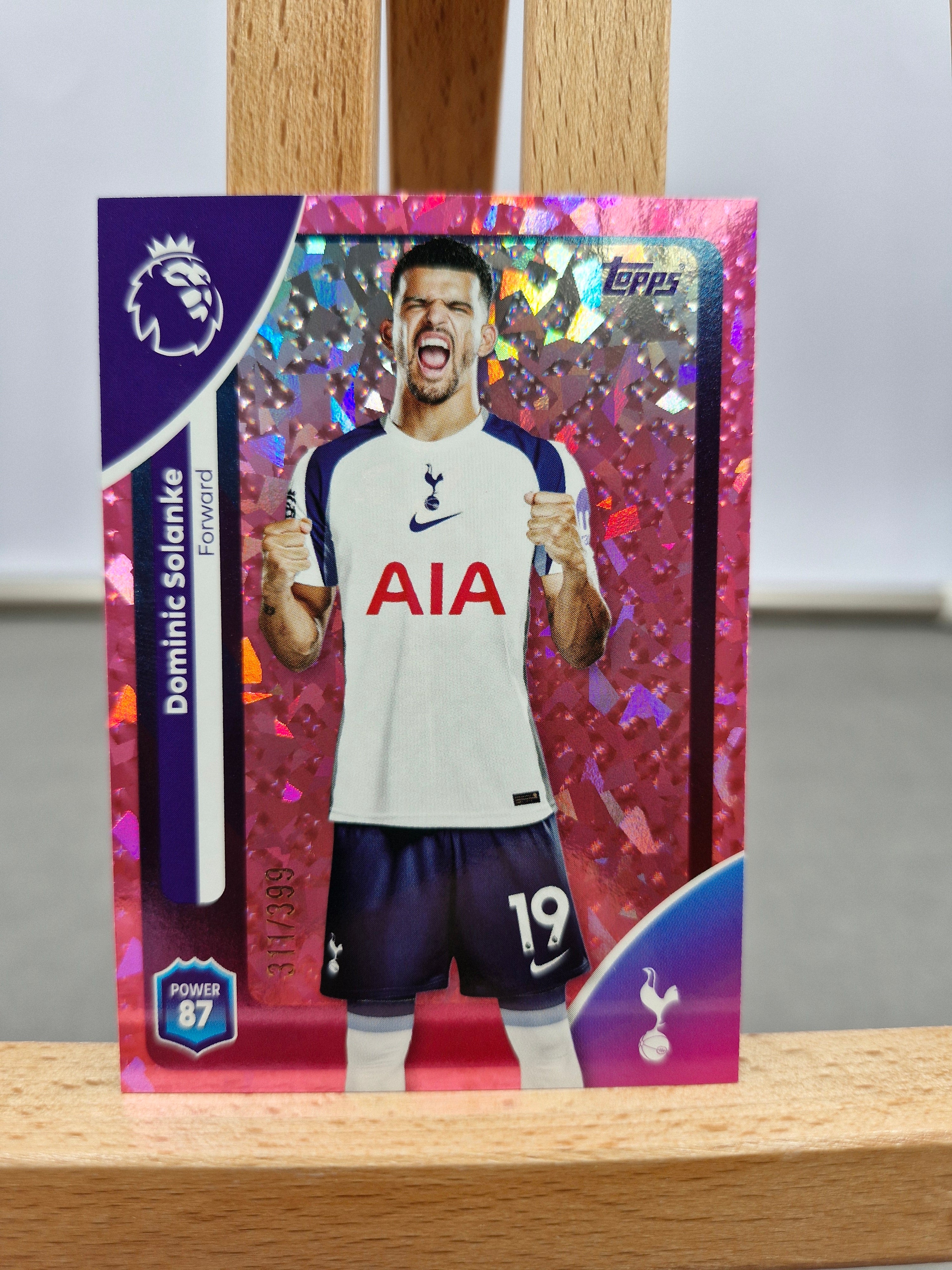 Dominic Solanke – Pink Sparkle Parallel (#31/399) Tottenham - Topps 2026